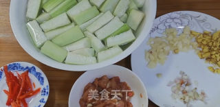 丝瓜肉末的做法步骤：1