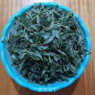 马齿苋菜卷的做法步骤：1