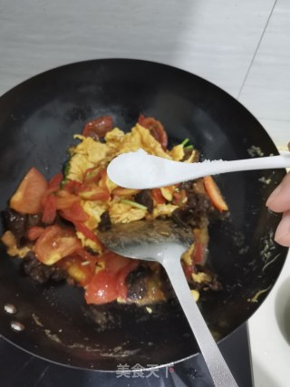 番茄鸡蛋炒木耳的做法步骤：7