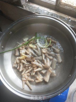 泡椒凤爪的做法步骤：4