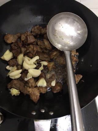牛肉烧胡萝卜的做法步骤：5