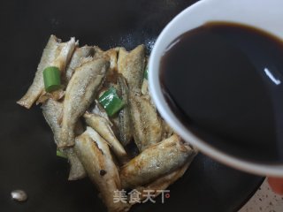 家熬小鲈板鱼的做法步骤：12