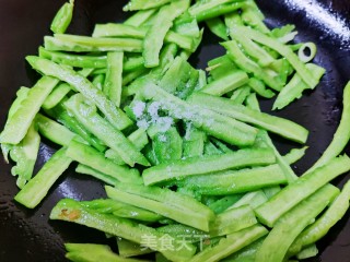 苦瓜炒鸡蛋的做法步骤：7