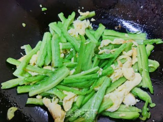 苦瓜炒鸡蛋的做法步骤：10