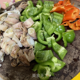 墨鱼仔炒豆角的做法步骤：2