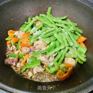 墨鱼仔炒豆角的做法步骤：10