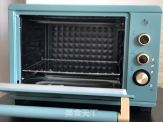 椰蓉面包卷的做法步骤：12