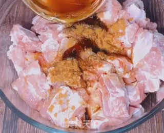 风味排骨的做法步骤：1