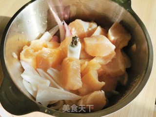 照烧脆骨丸的做法步骤：2