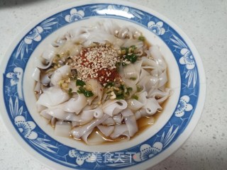 凉拌酸辣粉的做法步骤：5