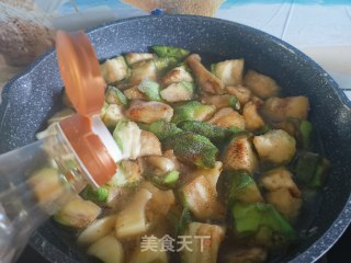 红烧肉炖茄子土豆的做法步骤：7