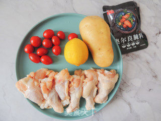 柠檬番茄烤翅根的做法步骤：1