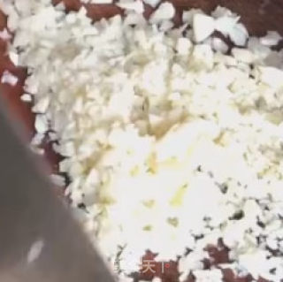 蒜香苦瓜的做法步骤：1