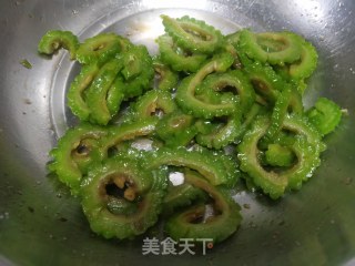 凉拌苦瓜的做法步骤：3