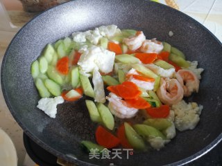 滑蛋虾仁的做法步骤：13