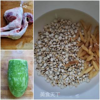 冬瓜薏米老鸭汤的做法步骤：1