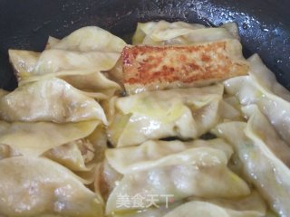 鸡肉香菇锅贴的做法步骤：12