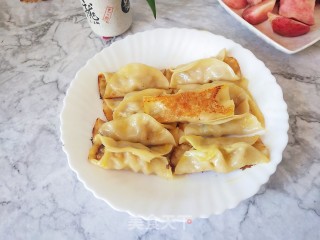 鸡肉香菇锅贴的做法步骤：13
