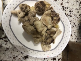 双素凉拌鸡的做法步骤：2