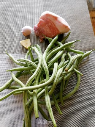 肉丝炒豆角的做法步骤：1
