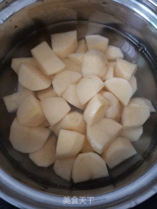 烧烤土豆块的做法步骤：1