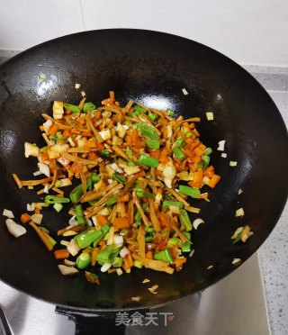 烩麻食的做法步骤：9