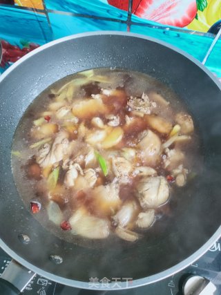 三黄鸡炖蘑菇的做法步骤：9