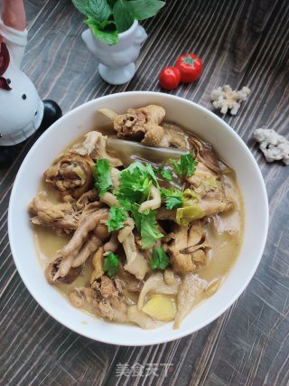 三黄鸡炖蘑菇的做法步骤：14