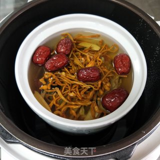 虫草花墨鱼汤的做法步骤：8