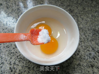 西瓜皮炒鸭蛋的做法步骤：3