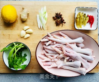 泡椒无骨凤爪的做法步骤：1