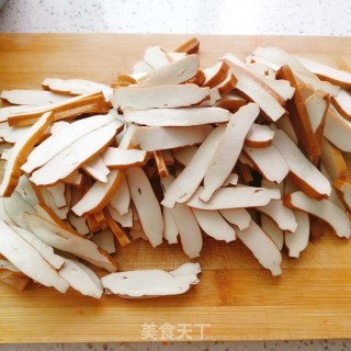 小炒豆干的做法步骤：2