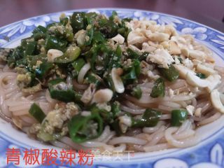 青椒酸辣粉的做法步骤：7