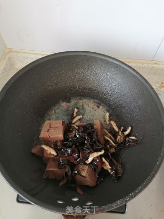 酸辣汤的做法步骤：3