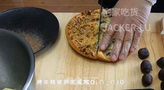 两分钟学一道美食，烤年糕披萨，焦脆外壳，软糯内心、丰富馅料，好吃到爆。的做法步骤：7
