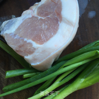 酸豆角炒肉的做法步骤：2