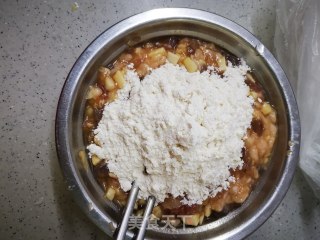 虾肉卷的做法步骤：4
