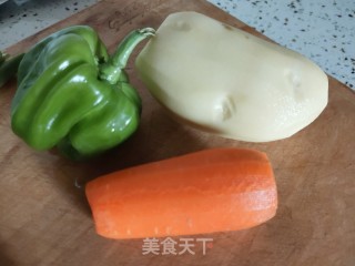 土豆炒三丝的做法步骤：1