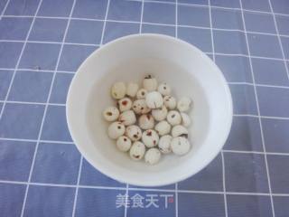 百合莲子排骨汤的做法步骤：1