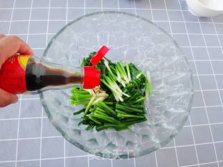 核桃仁拌韭菜的做法步骤：5