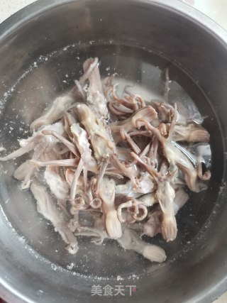 酱鸭舌的做法步骤：1