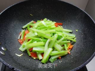 炒香芹胡萝卜的做法步骤：7