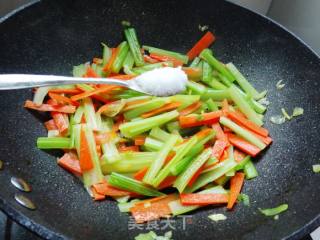 炒香芹胡萝卜的做法步骤：8