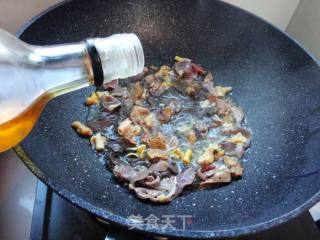 韭菜炒鸡杂的做法步骤：3