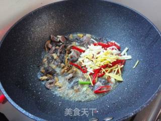 韭菜炒鸡杂的做法步骤：4