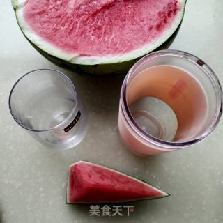 自制西瓜汁的做法步骤：1