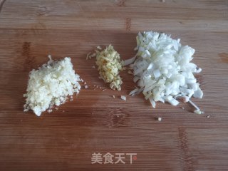 炸酱面的做法步骤：2