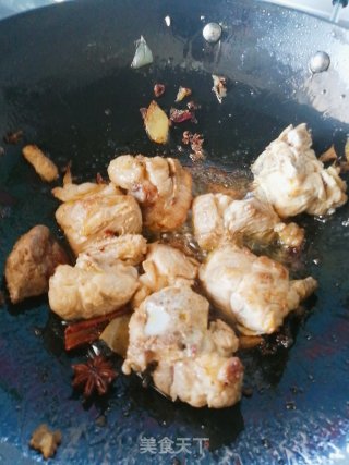 玉米馒头   $   排骨炖豆角的做法步骤：9