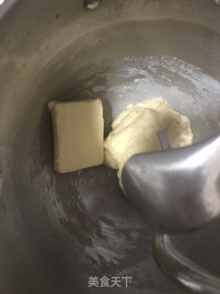 酥皮叉烧包的做法步骤：4