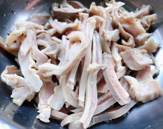 #酸爽开胃美食#酸辣肚丝凉拌莴笋丝的做法步骤：4